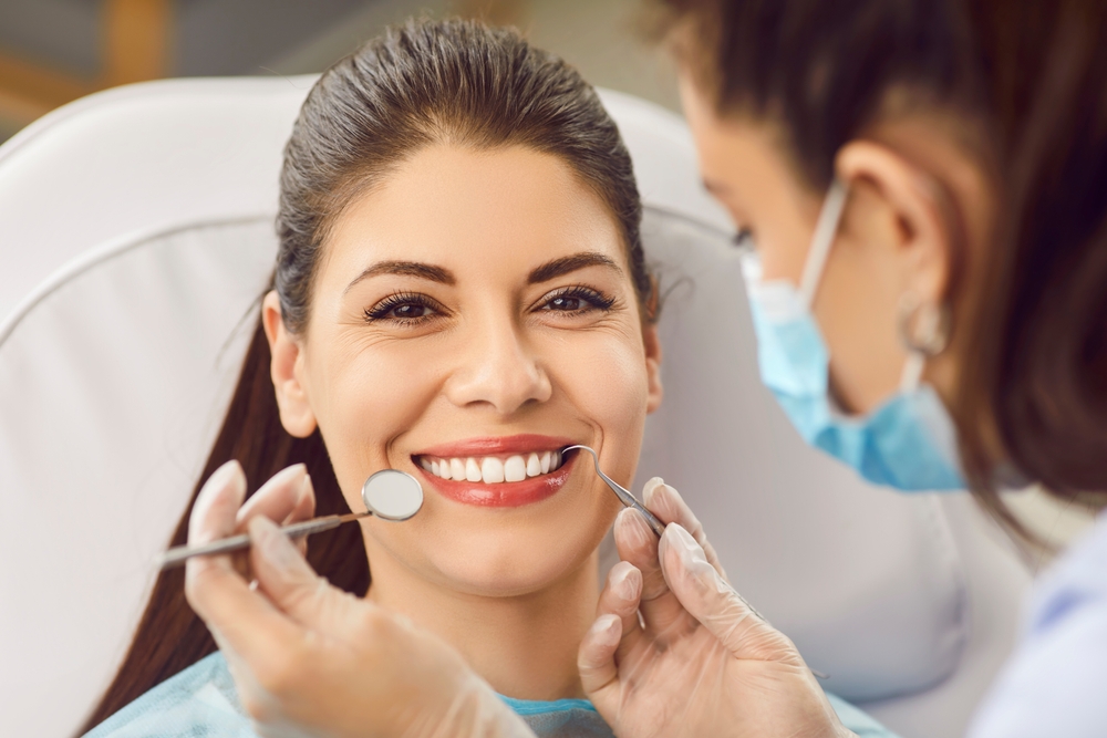 8 modi efficaci per sbiancare i denti